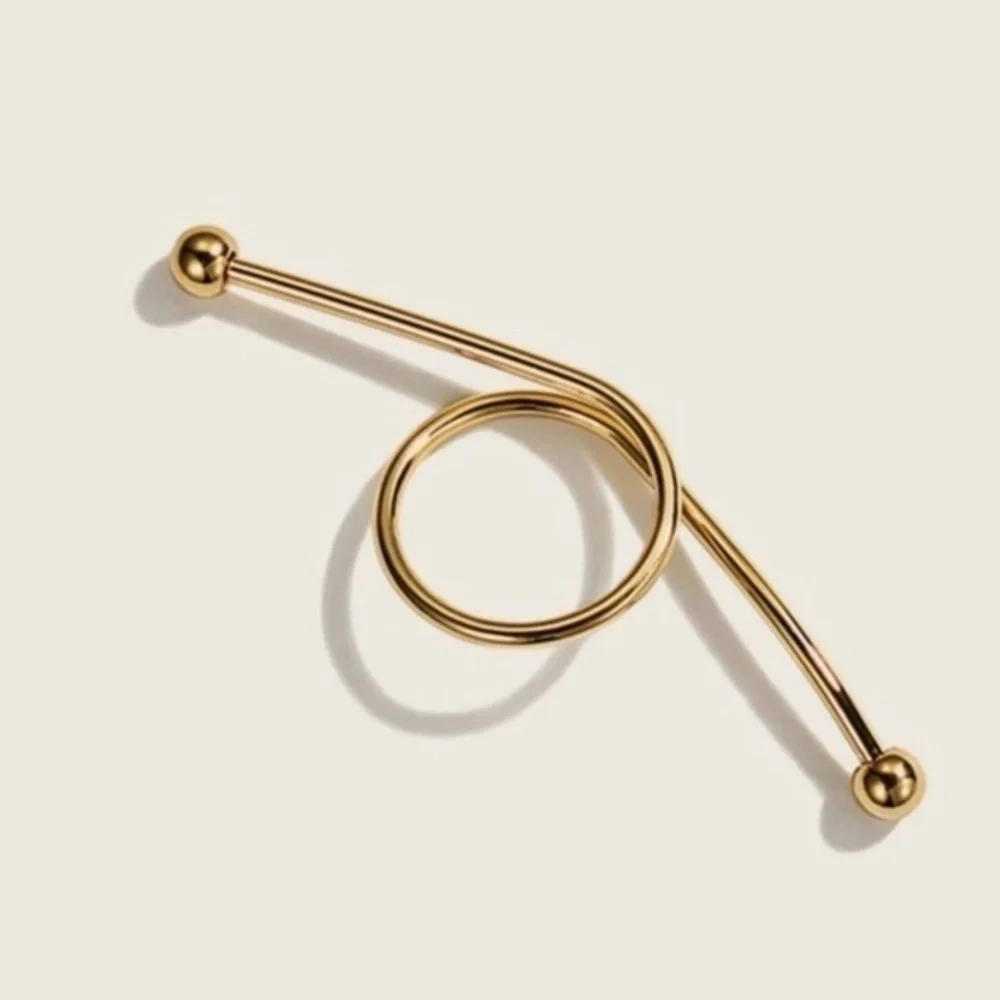 3/$30 💛 Knot Bar Ring
